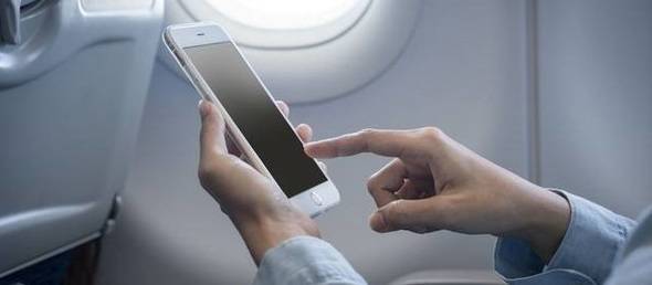 中国解封在飞机上用便携式电子设备禁令：由航空公司制定政策